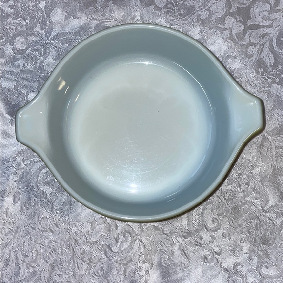 Vintage Pyrex Green & White Floral Baking Dish with Lid.  1970’s. - Picture 2 of 5